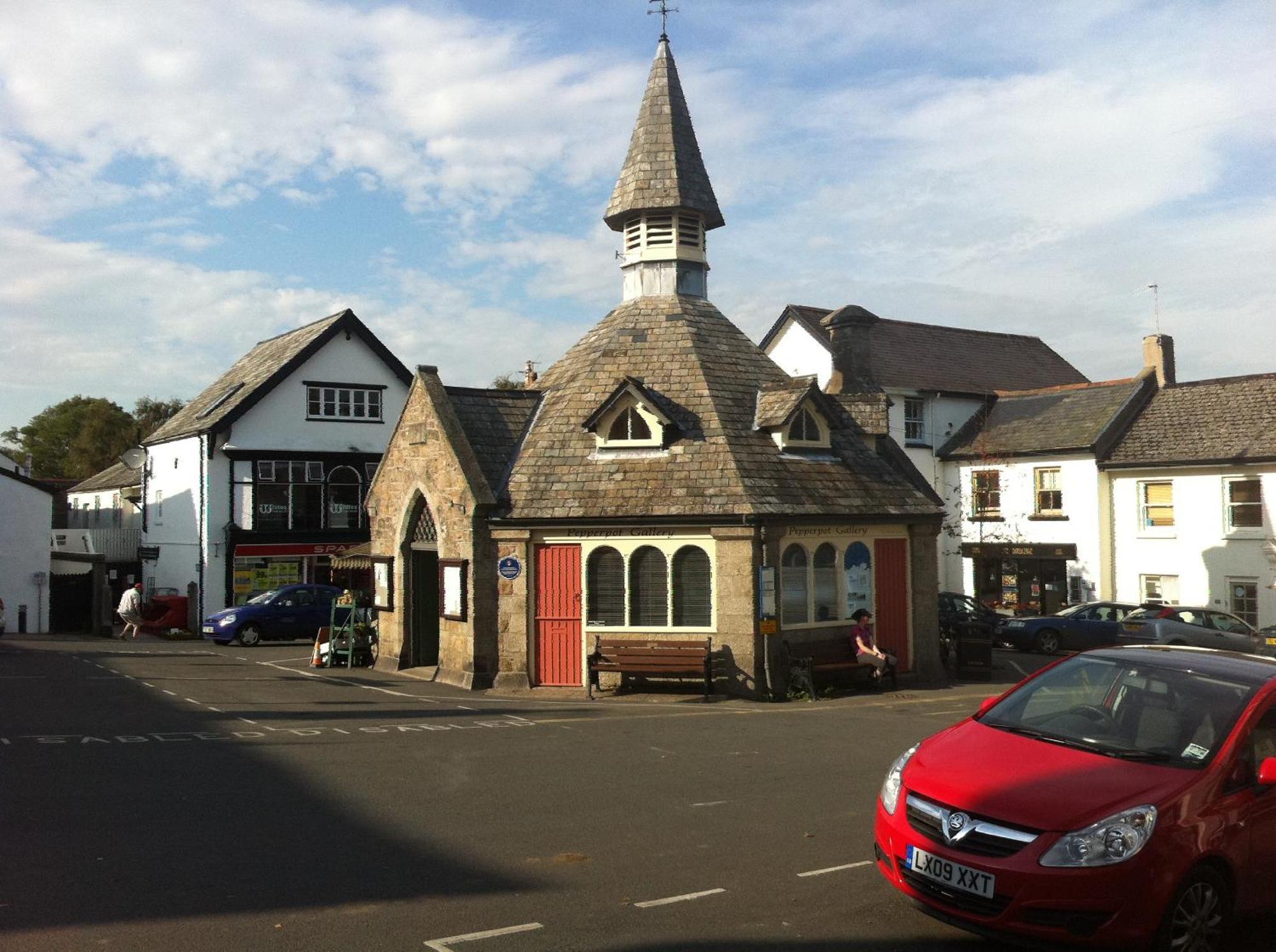 三皇冠酒店 查格福德 外观 照片 The Market Cross