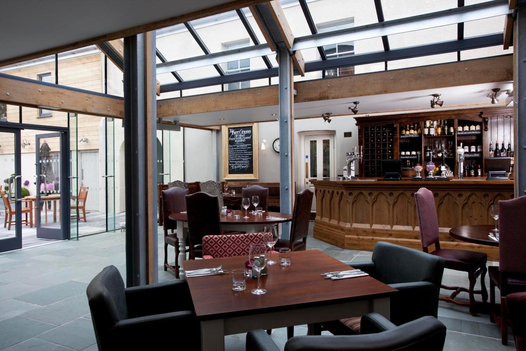 三皇冠酒店 查格福德 外观 照片 The restaurant at The Old parsonage